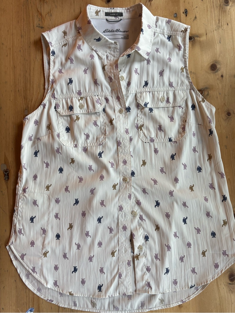 Big Foot Novelty Print Activewear Eddie Bauer Sleeveless Button-Up Shirt Small